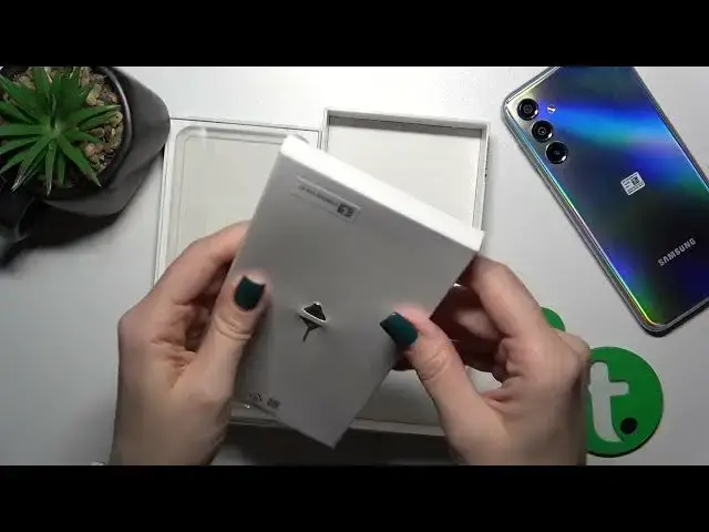 'Video thumbnail for Does the SAMSUNG Galaxy M34 Phone Come with a Charging Brick? Let's Figure Out!'