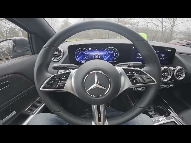 Video thumbnail for MERCEDES-BENZ EQA – How to Change Airflow Temperature