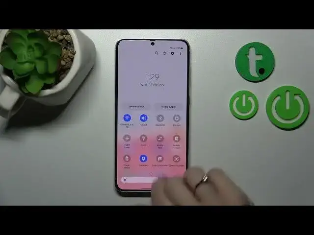 'Video thumbnail for How to Switch On Flashlight on Samsung Galaxy S23+ / Enable Flashlight Feature'