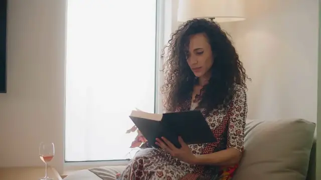 Video thumbnail for The psychology of book titles: What makes them memorable