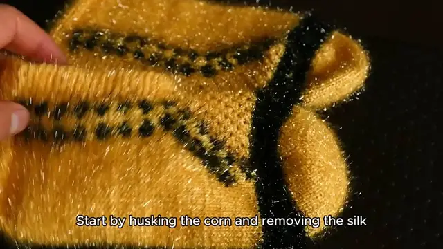 Video thumbnail for Grilled Corn on the Cob