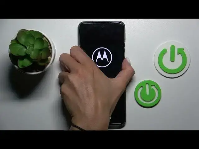 'Video thumbnail for How to Perform Soft Reset on Motorola Razr 40 - Force Restart'