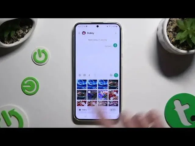 'Video thumbnail for How to Add Pictures Photos To Your Text Message on SAMSUNG Galaxy S24+'