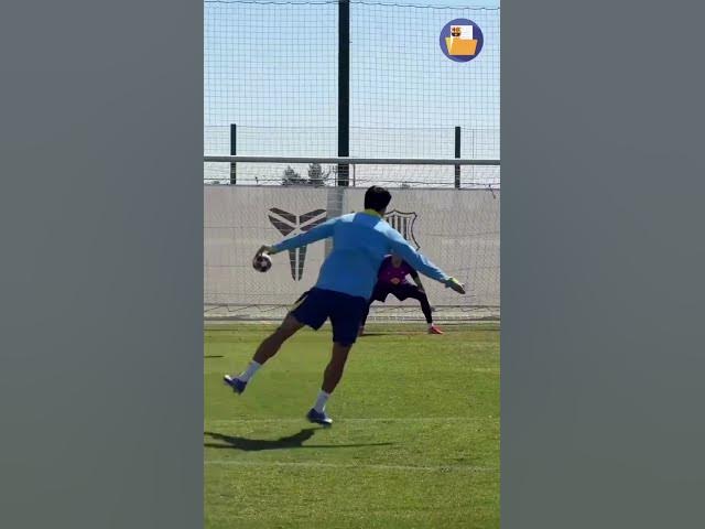 Video thumbnail for El Barça afina la puntería antes de recibir al Newcastle por la Champions League 🔥

📹 FC Barcelona