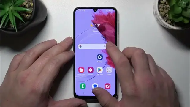 'Video thumbnail for How to Turn Off Flashlight on SAMSUNG Galaxy M34'