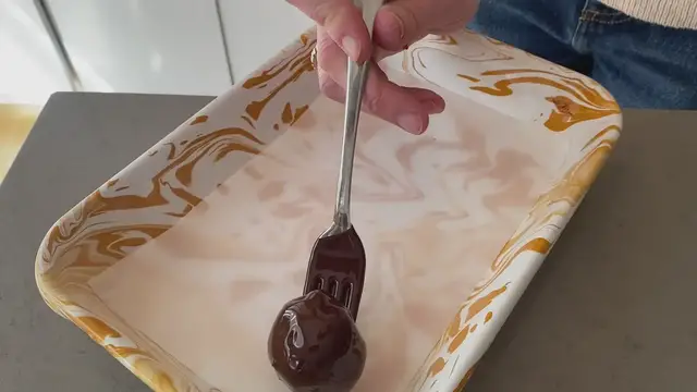 Video thumbnail for Raspberry Truffles