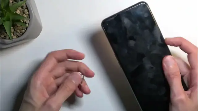 Video thumbnail for How to Install a SIM & SD Cards into a OPPO F19 Phone