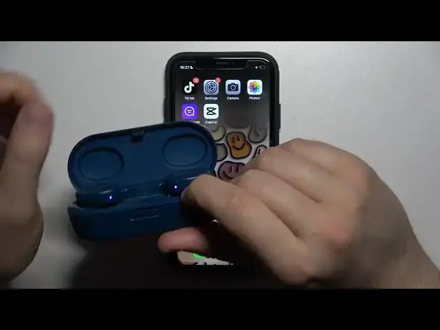 Video thumbnail for How to Pair Bose Sport Earbuds with iPhone / iPad?