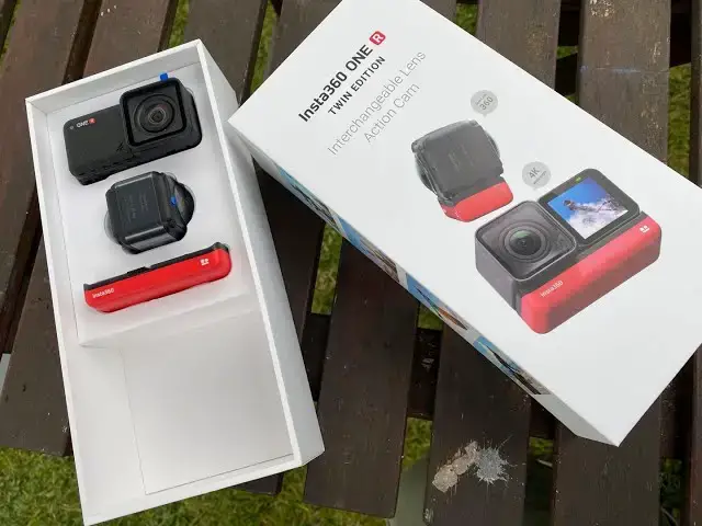 Video thumbnail for Live: Insta 360 One R unboxing