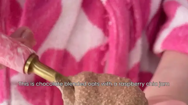 Video thumbnail for Chocolate Blended Oats with Raspberry Chia Jam