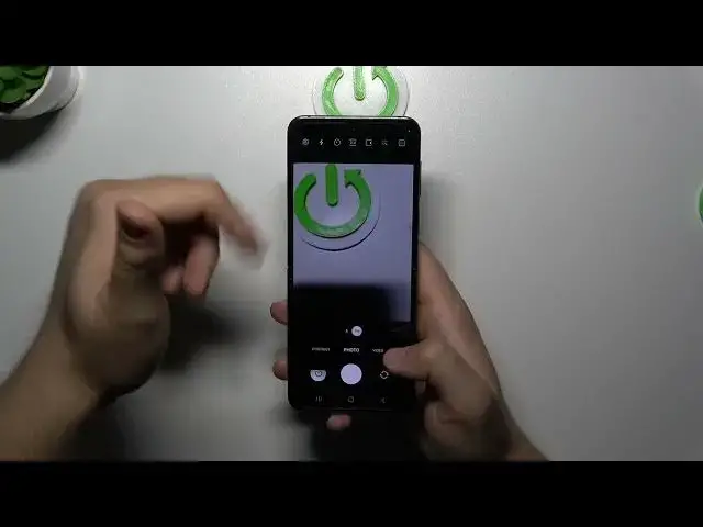 Video thumbnail for How to Turn On & Off Camera Grid Lines & Leveler on Samsung Galaxy Z Flip 5