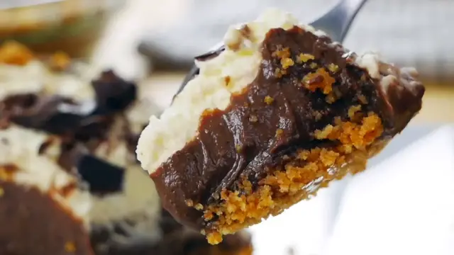 'Video thumbnail for 5.CHOCOLATE CREAM PIE ¦ healthy no-bake recipe (720p 30fps)'