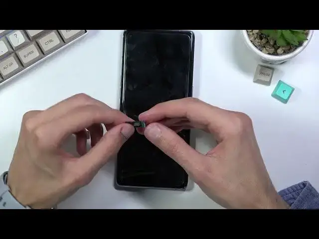 'Video thumbnail for How to Insert SIM Card in to the OPPO Reno 6 Pro 5G - Install SIM Card in Oppo Android Smartphone'