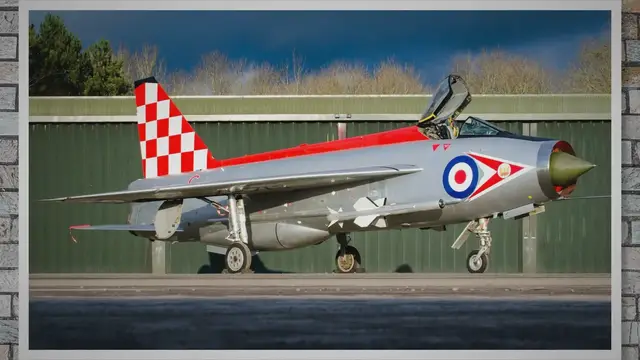 Video thumbnail for English Electric Lightning – Very Very Frightning