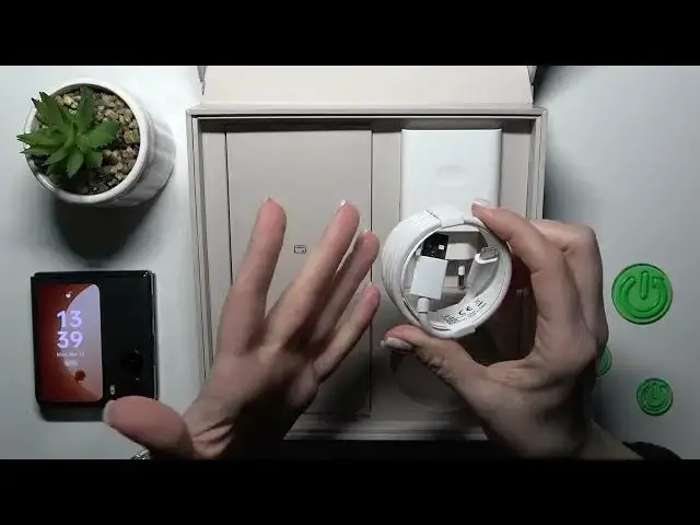 'Video thumbnail for Does OPPO Find N2 Flip Come with USB Cable? (Answered)'
