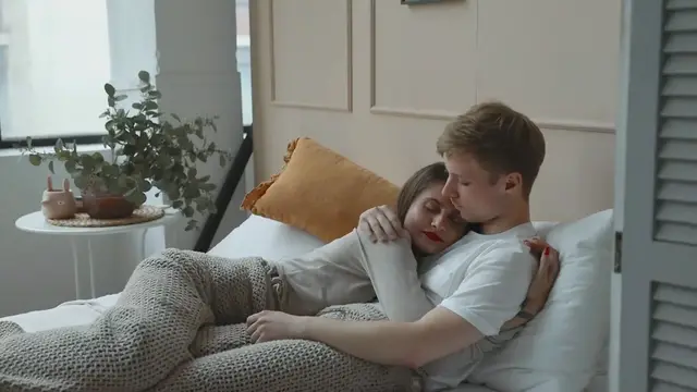 Video thumbnail for Aprendiendo a Amar: Lecciones de Vida de Parejas Felices