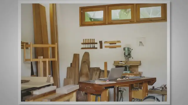 Video thumbnail for How to Epoxy a Table Top?