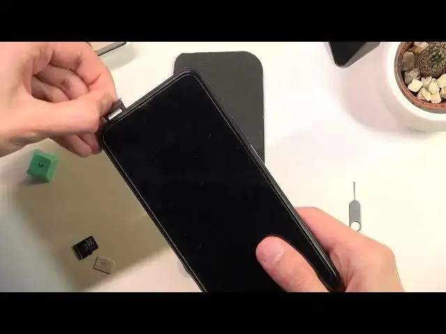 Video thumbnail for How to Insert SIM & SD on VIVO Y33s