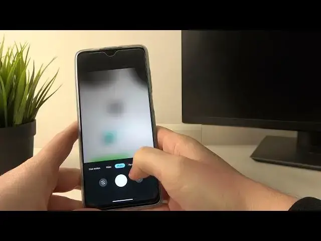 Video thumbnail for How to Take a Selfie on the MOTOROLA Moto G62 - Make a Picture from Front Camera