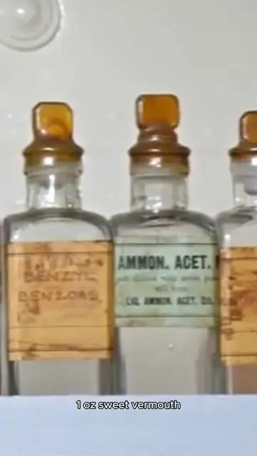 Video thumbnail for Manhattan cocktail recipe