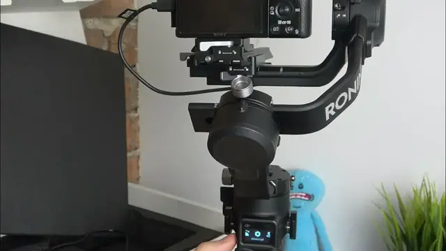 Video thumbnail for How to Enable & Disable Orbit Follow Feature on DJI RSC 2