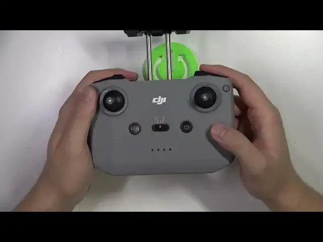 Video thumbnail for How to Turn On & Off Controller of DJI Mini 4 Pro?