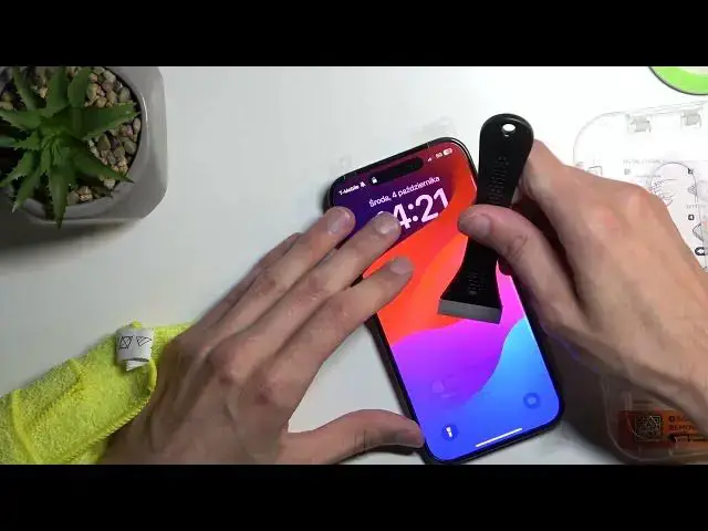 Video thumbnail for How to Install Tempered Glass for iPhone 15 Pro?