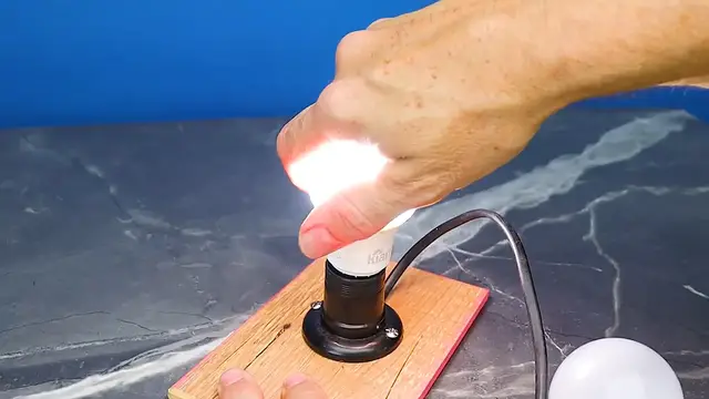 Video thumbnail for Discover how Matchsticks can Fix all the LED Lights in your Home