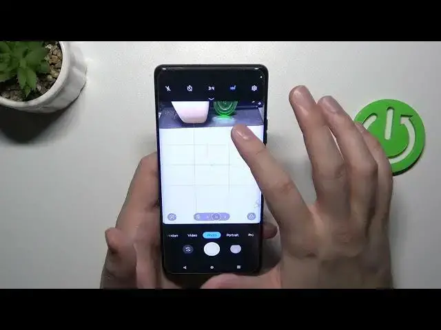 'Video thumbnail for How to Adjust Camera Brightness Manually on Motorola Edge 40 Pro?'