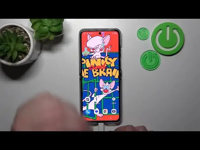 Video thumbnail for How to Connect Wired Headphones to a MOTOROLA Razr 40 Ultra