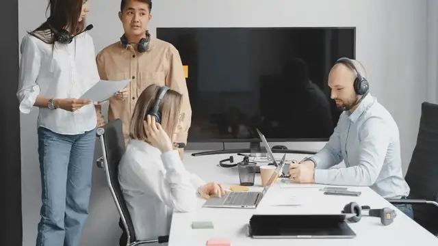 'Video thumbnail for Mastering Email Responses to Angry Customers: Turn Frustration into Loyalty'
