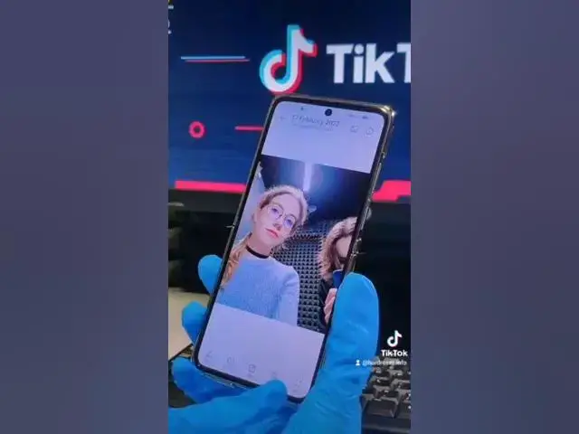 'Video thumbnail for Amazing HUAWEI P50 Pocket'