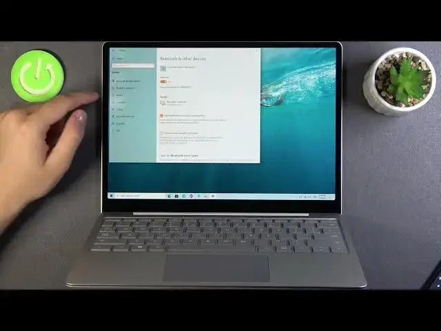 'Video thumbnail for How to Enable/Disable Autocorrection & Highlight Misspelled Words on MICROSOFT Surface Laptop Go'