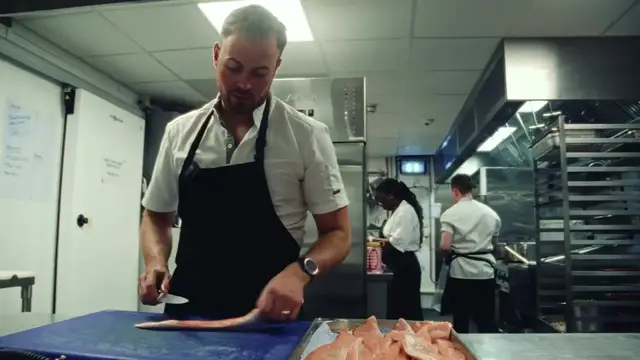 Video thumbnail for How to Make a Wellington from Salmon Waste(720P_HD)