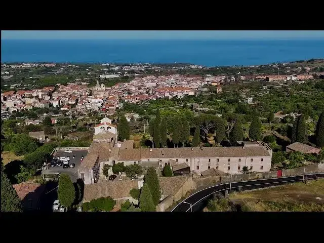 'Video thumbnail for Dolly Zoom with DJI Drones - Zooming While Editing'