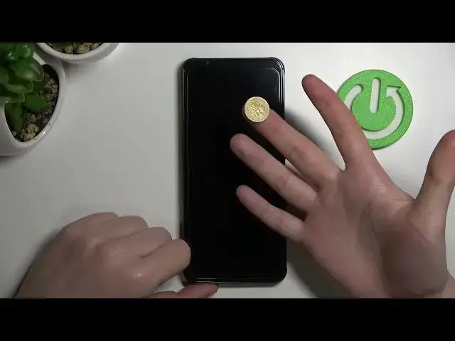 Video thumbnail for Nubia Red Magic 7 - Compare Hand Size