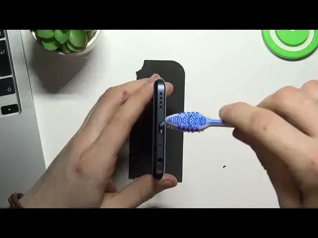 Video thumbnail for How To Clean USB Port of REALME 9 Pro With Tools You Can Find at Home