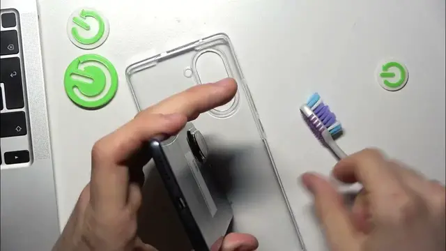 Video thumbnail for HUAWEI Nova 10 - How To Fix USB Using Household Items