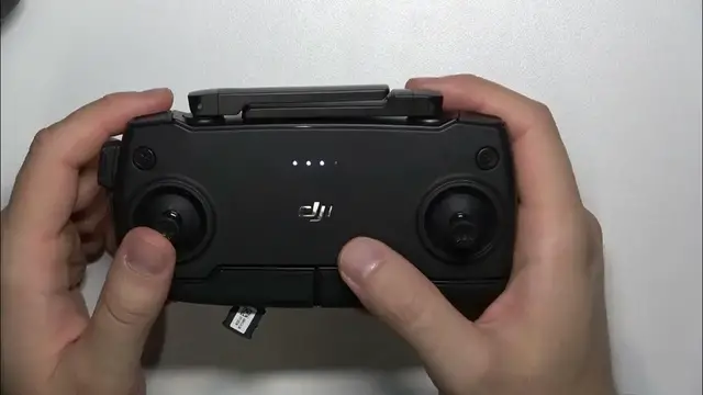 Video thumbnail for How to Check Controller Battery Level in DJI Mini SE?