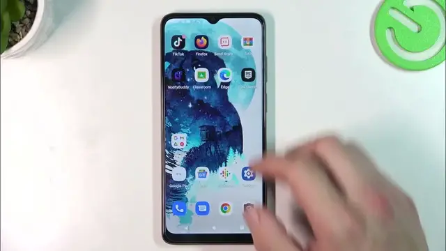 'Video thumbnail for Does MOTOROLA Moto E22 Have Screen Mirroring'