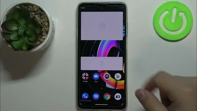 Video thumbnail for How to Enter Safe Mode on Your Motorola Edge 20 Lite