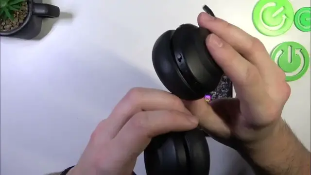 Video thumbnail for How To Enter Pairing Mode On Jabra Evolve2 65