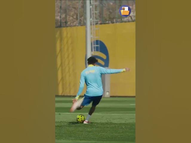 Video thumbnail for Raphinha demuestra toda su calidad en los entrenamientos 🎯