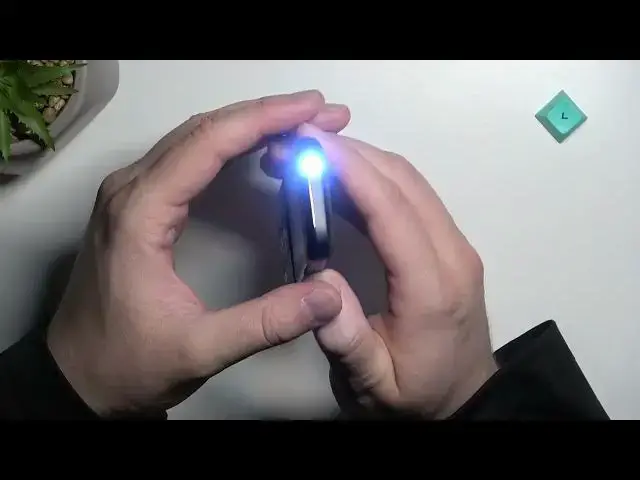 Video thumbnail for How to Enable & Disable Flashlight on MAXCOM MM724 Phone?