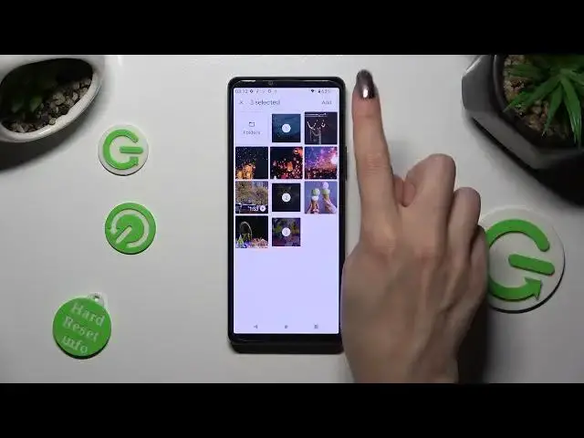 Video thumbnail for How to Attach Photos & Pictures to an SMS Message on a SONY Xperia 10 V