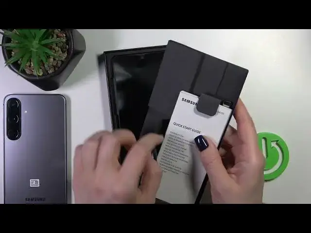 'Video thumbnail for SAMSUNG Galaxy S24+ - All Box Accessories'