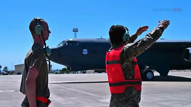 Video thumbnail for US Air Force launches B-52 Stratofortress