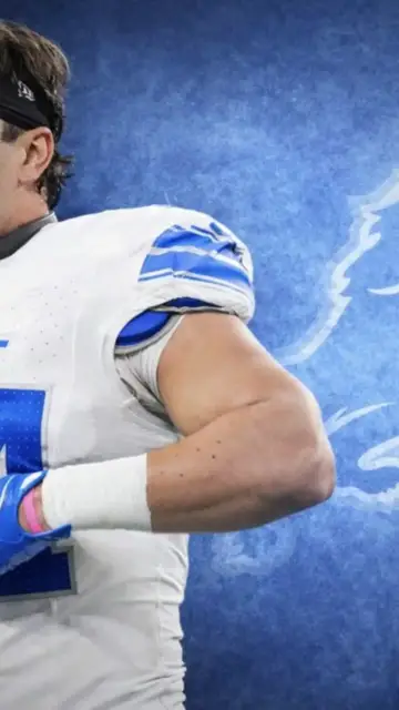 Video thumbnail for Detroit Lions LB Malcolm Rodriquez Suffers Injury at Training Camp