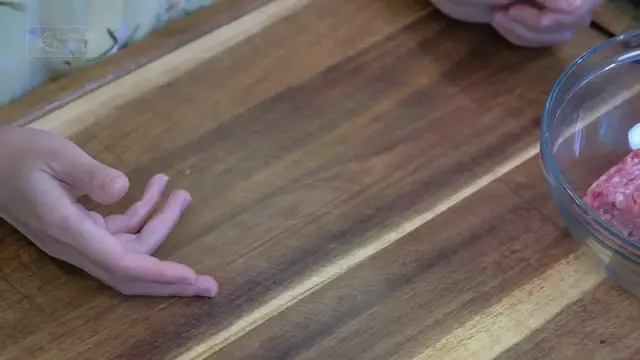 Video thumbnail for 31.Easy Hot and Sour Wonton Soup (酸汤馄饨) (1080p 60fps)