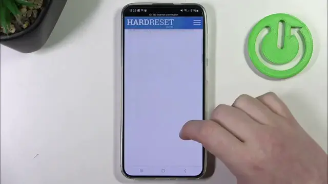 Video thumbnail for SAMSUNG Galaxy S24+ Weight